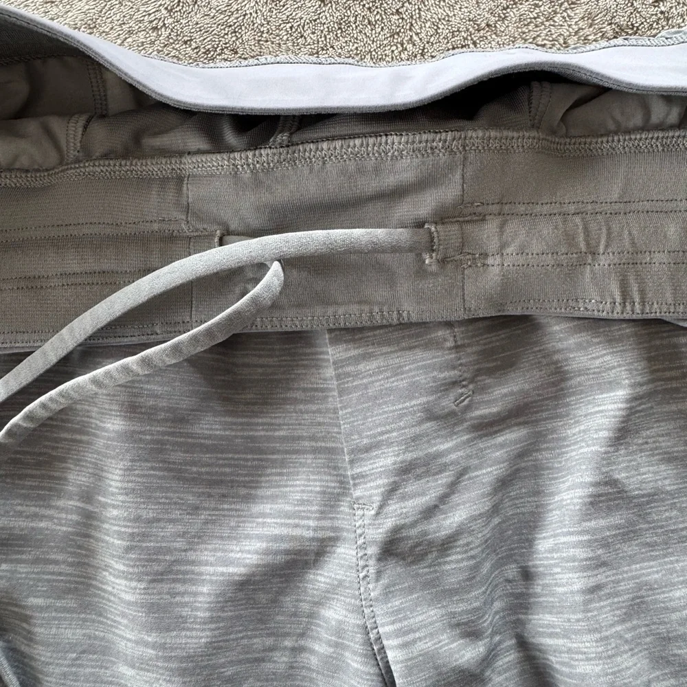 Lululemon T.H.E. Short 9" Linerless Men’s Shorts - Picture 10 of 10
